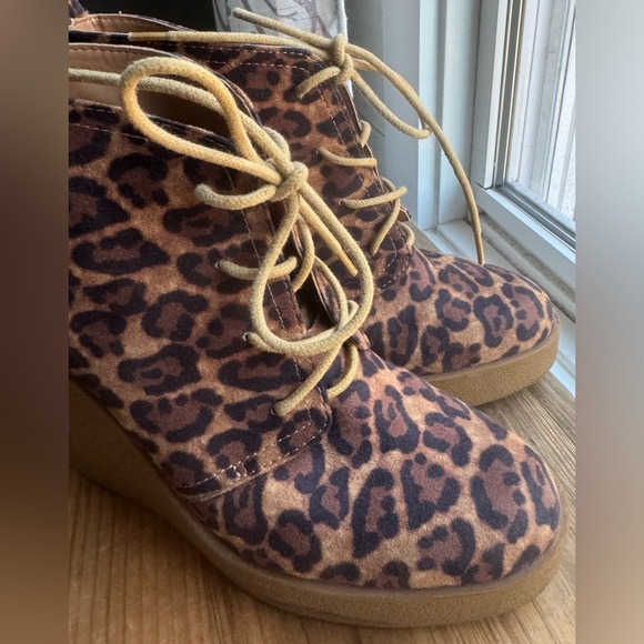 Jessica Simpson Cheetah Booties 8 - Picture 5 of 6